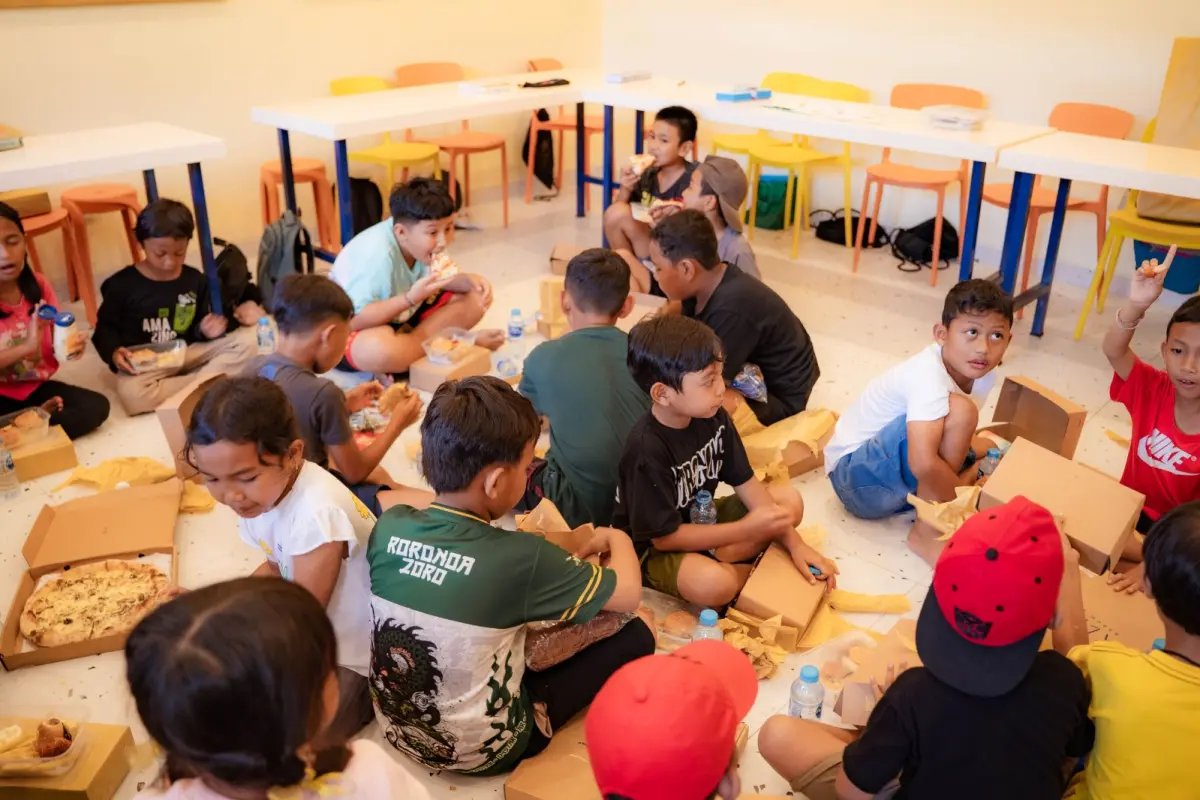 Klive Beach Club Gelar CSR Kebahagiaan Bersama Happiness Foundation
