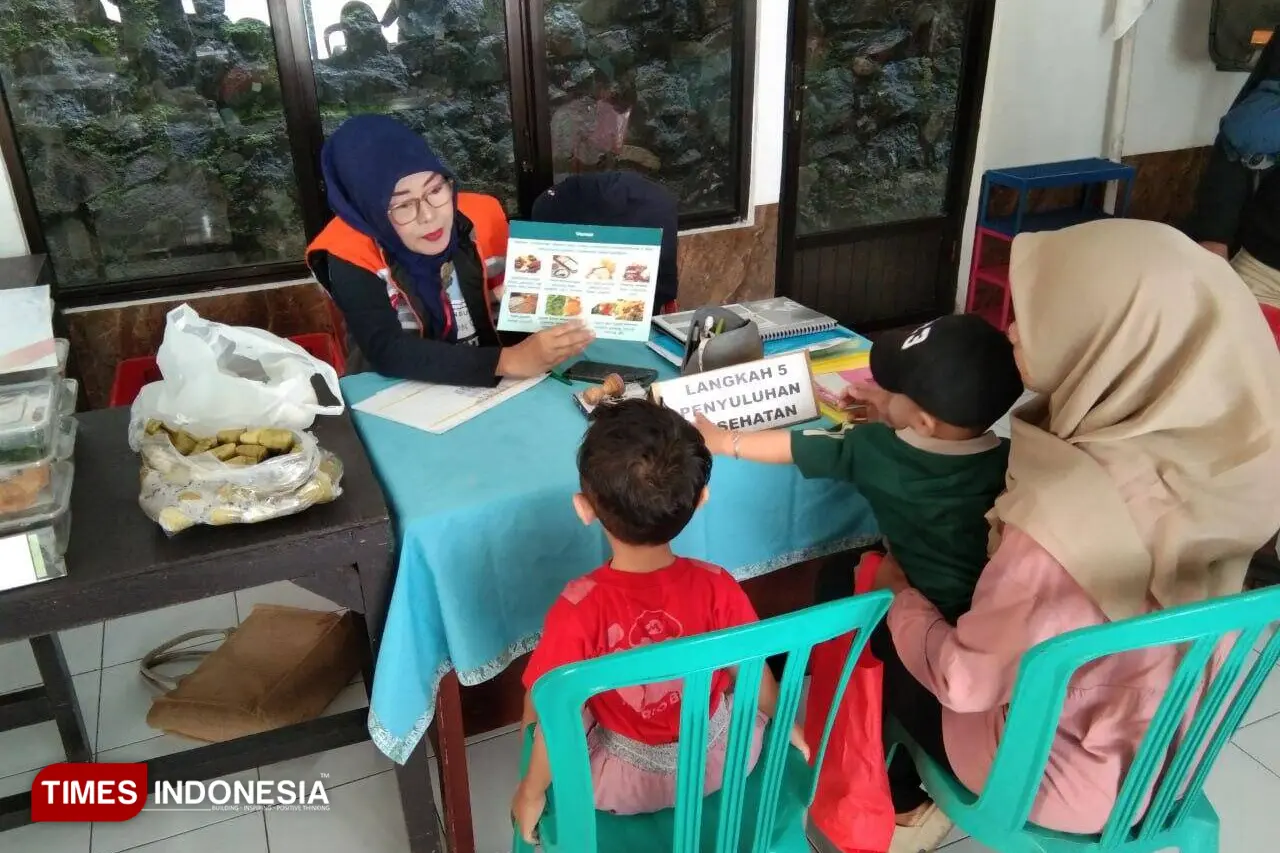 Optimalkan Tumbuh Kembang Anak, Rumah Zakat dan Posyandu Melati Putih Gelar Edukasi MPASI