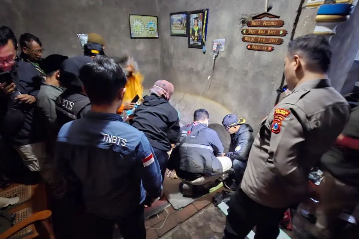 Pendaki Semeru Dievakuasi, Terperosok ke Jurang Sedalam Ratusan Meter