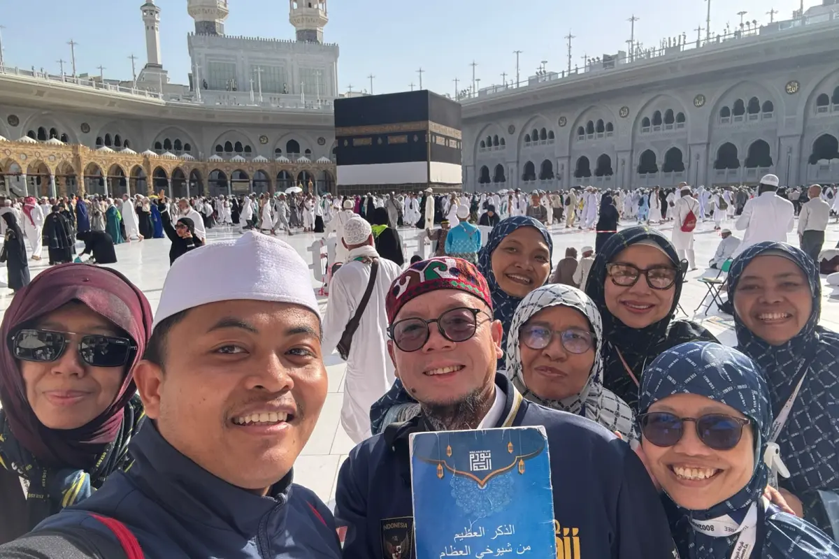 Kala Hati Tertinggal di Baitullah: Kisah Haru Melepas Rindu di Tanah Suci