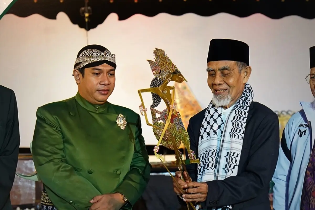 Sarat Nilai Religius, Wayang Kulit Lakon "Parikesit Dadi Ratu" Meriahkan 100 Tahun Gontor