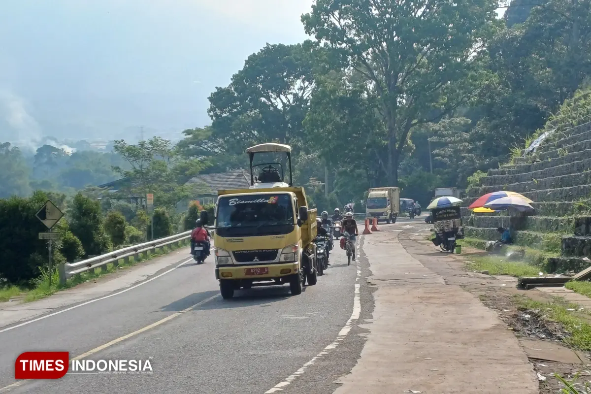 Miris, Aktivitas Ekonomi di Zona Rawan Longsor Cianjur Abaikan Peringatan Bahaya