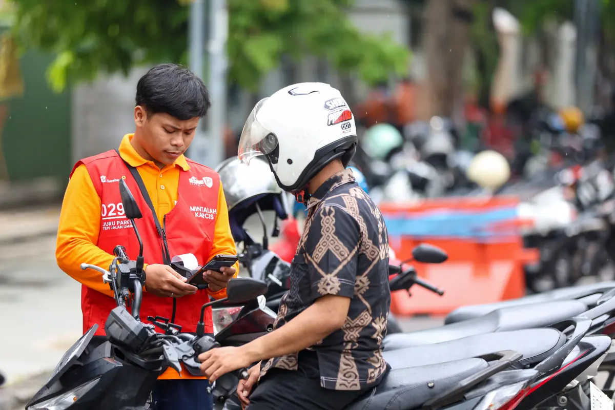 Layanan Parkir Digital Surabaya Meluas hingga Kawasan Perak dan Stasiun Kota