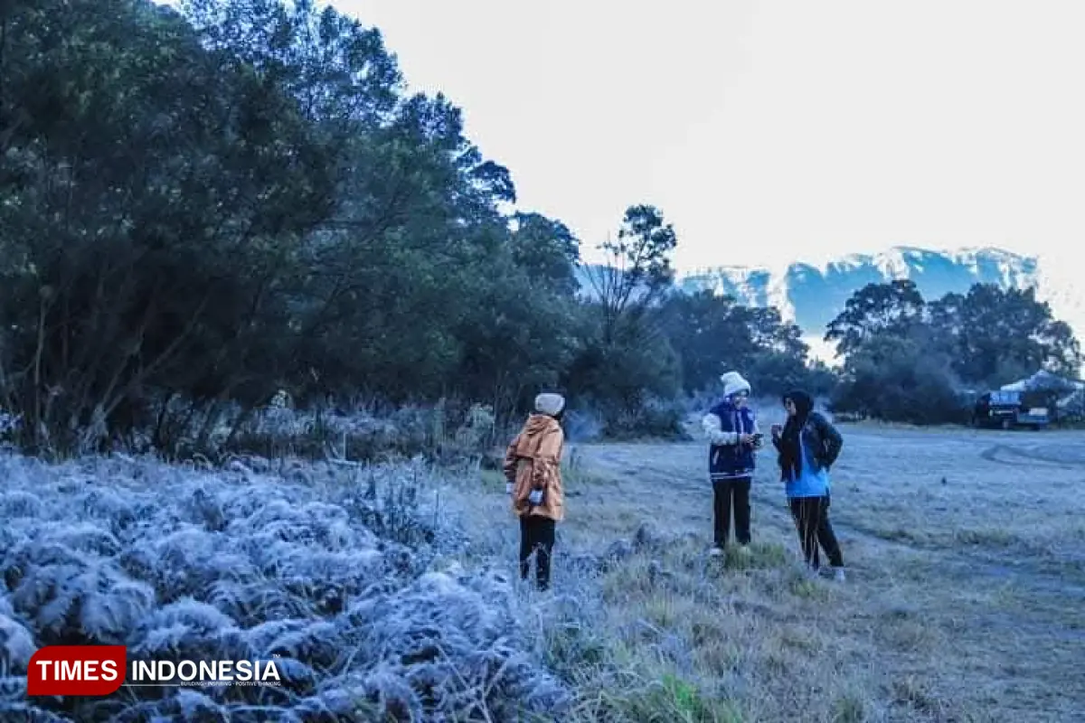 Embun Upas Kembali Menyapa Lautan Pasir Gunung Bromo