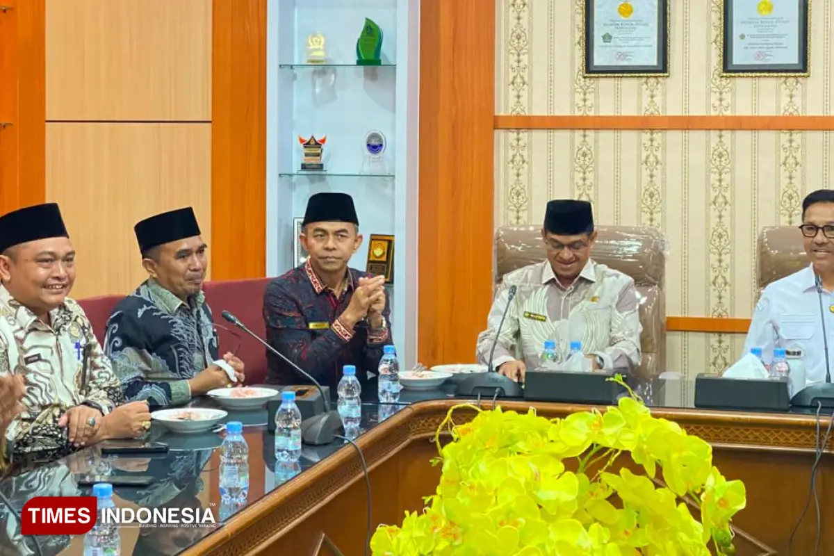 Bupati Solok Selatan dan Kemenag Matangkan Program Sekolah Gratis Madrasah