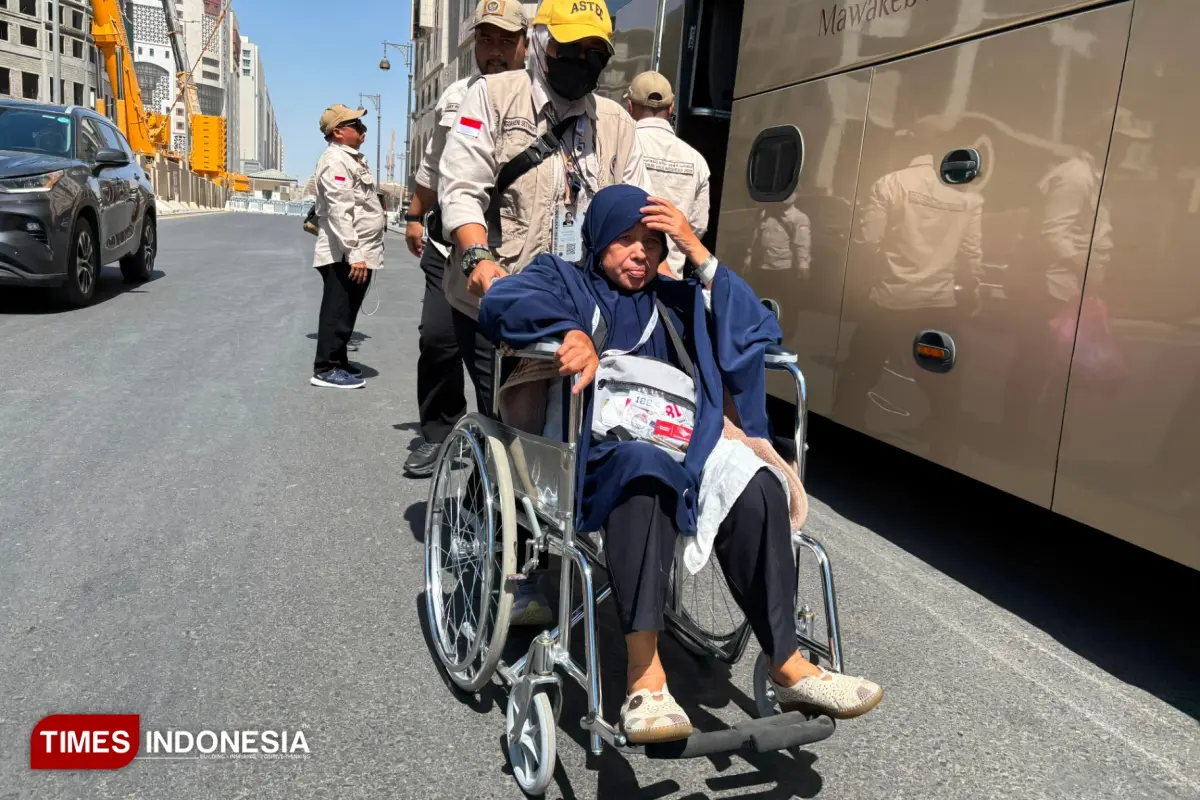 Lansia Jadi Prioritas, Jemaah Haji Gelombang Kedua Disambut Hangat di Madinah