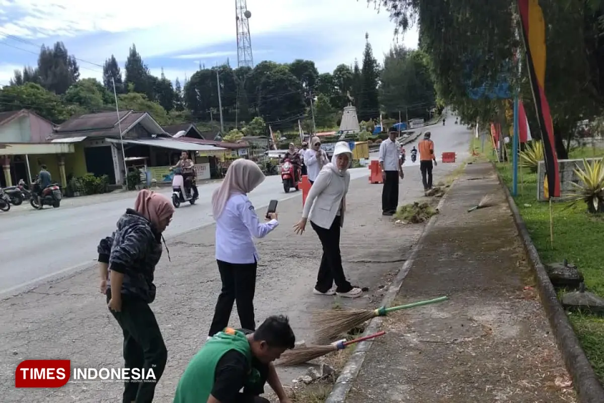 Bunda Lingkungan Hidup Solok Ajak Warga Perkuat Gotong Royong dan Kelola Sampah Rumah Tangga