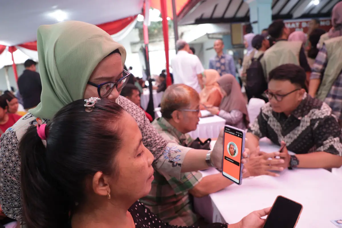 Surabaya Jadi Pilot Project Aplikasi Perlinsos Digital, Pangkas Waktu Verifikasi Bansos Jadi 15 Menit
