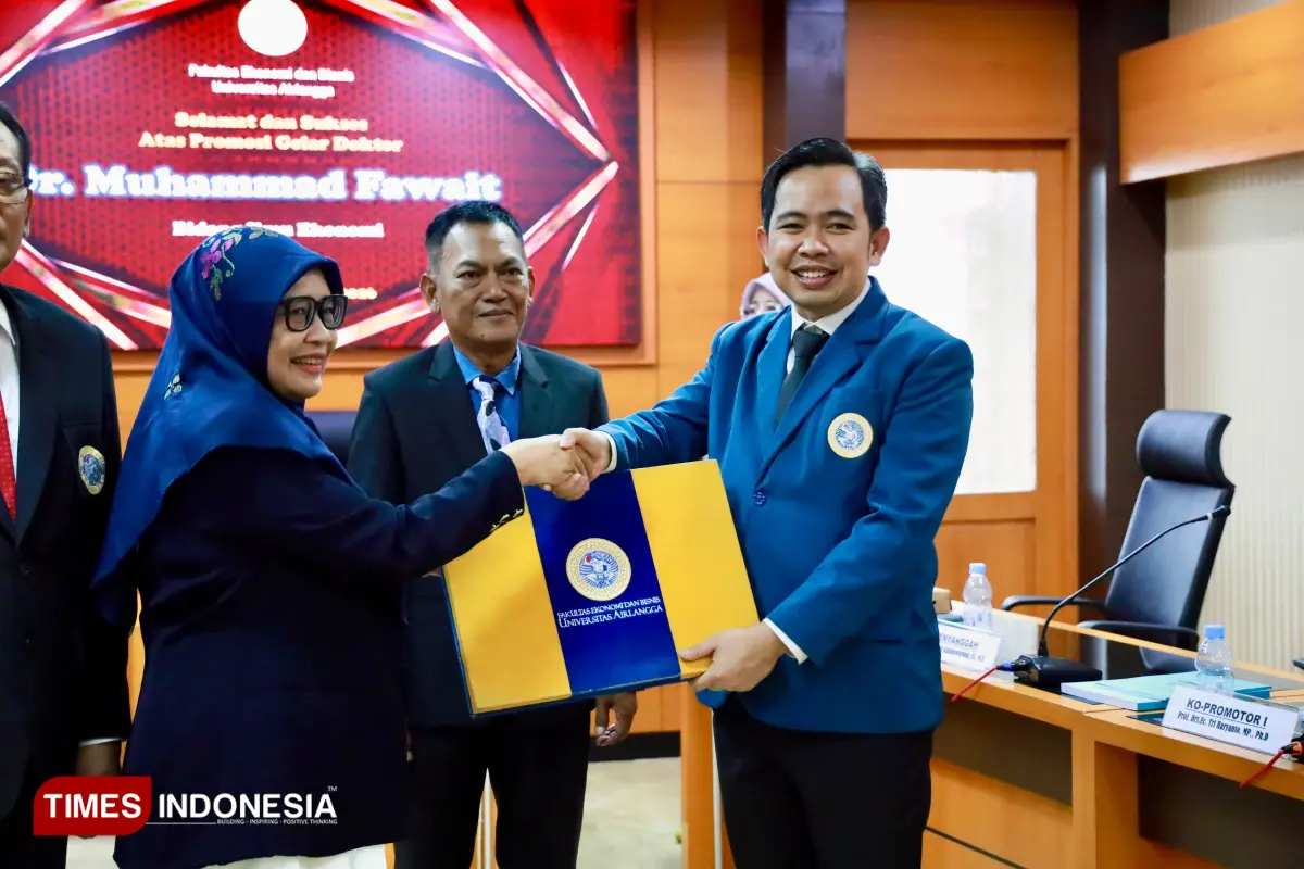Bupati Fawait Tuntaskan Desertasi, Angkat Penggunaan APBD dan Kesejahteraan Rakyat