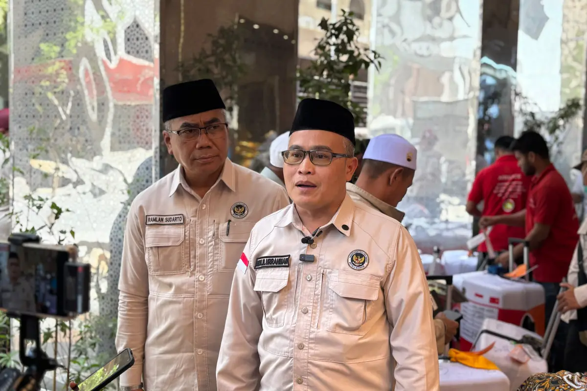 Penimbangan koper jemaah haji Indonesia 2