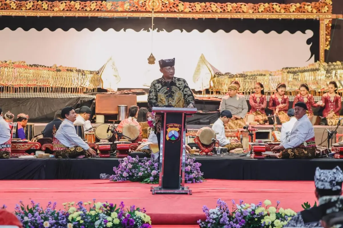 Kapolda Jatim Gaungkan Semangat Jogo Jawa Timur di Pagelaran Wayang Kulit di Banyuwangi