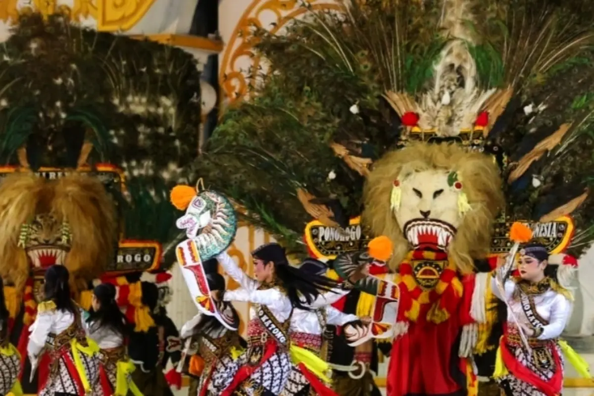 Sabet Piala Presiden, Grup Reog Kyai Lodra Surabaya Raih Juara Nasional di FRNP XXXI 2026