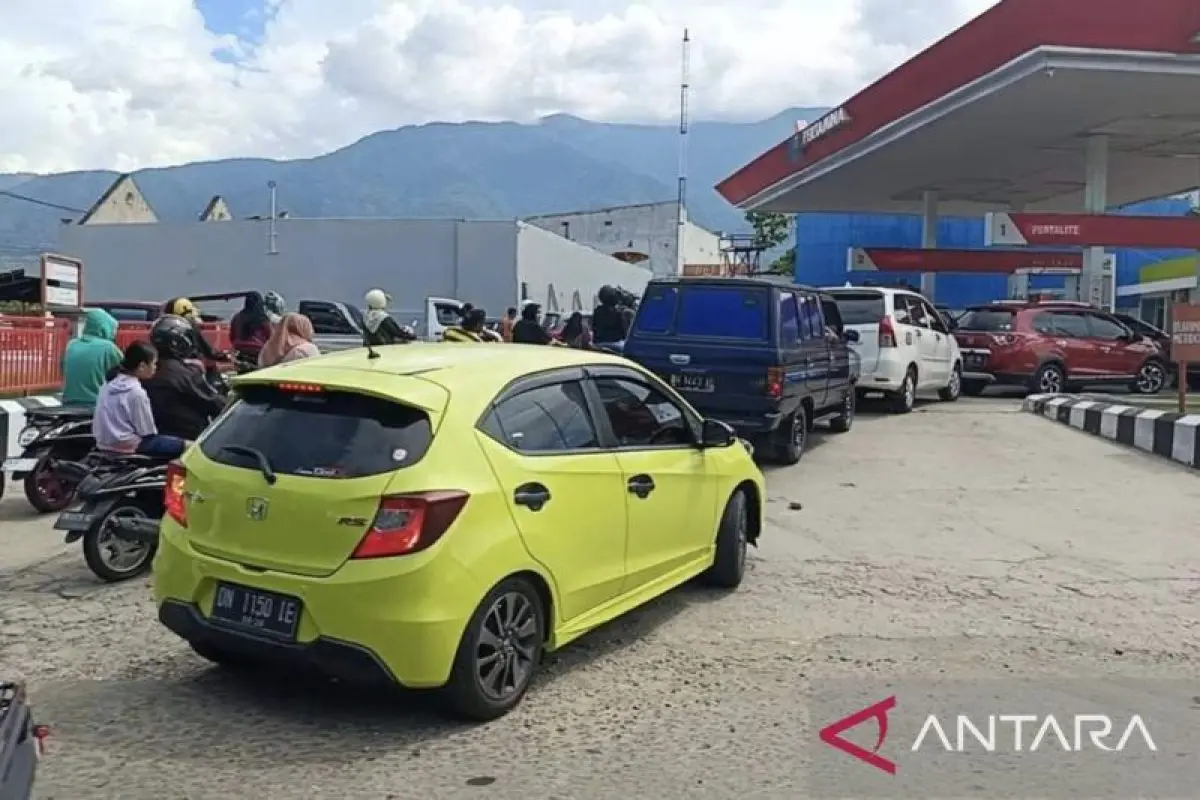 Pascagempa M 6,7, Antrean Kendaraan Mengular di Sejumlah SPBU Kota Palu