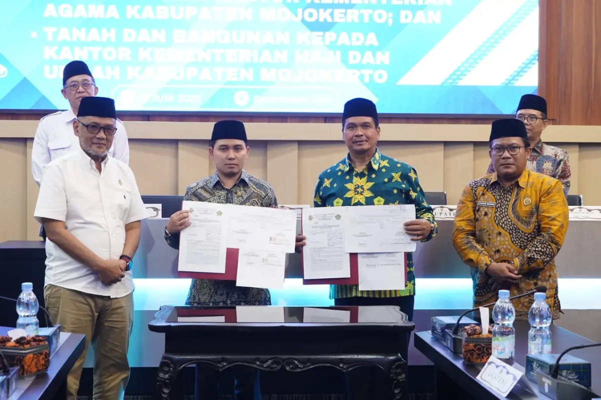 Disaksikan Menteri Haji, Bupati Mojokerto Serahkan Hibah Aset Daerah untuk Kemenag dan Kemenhaj