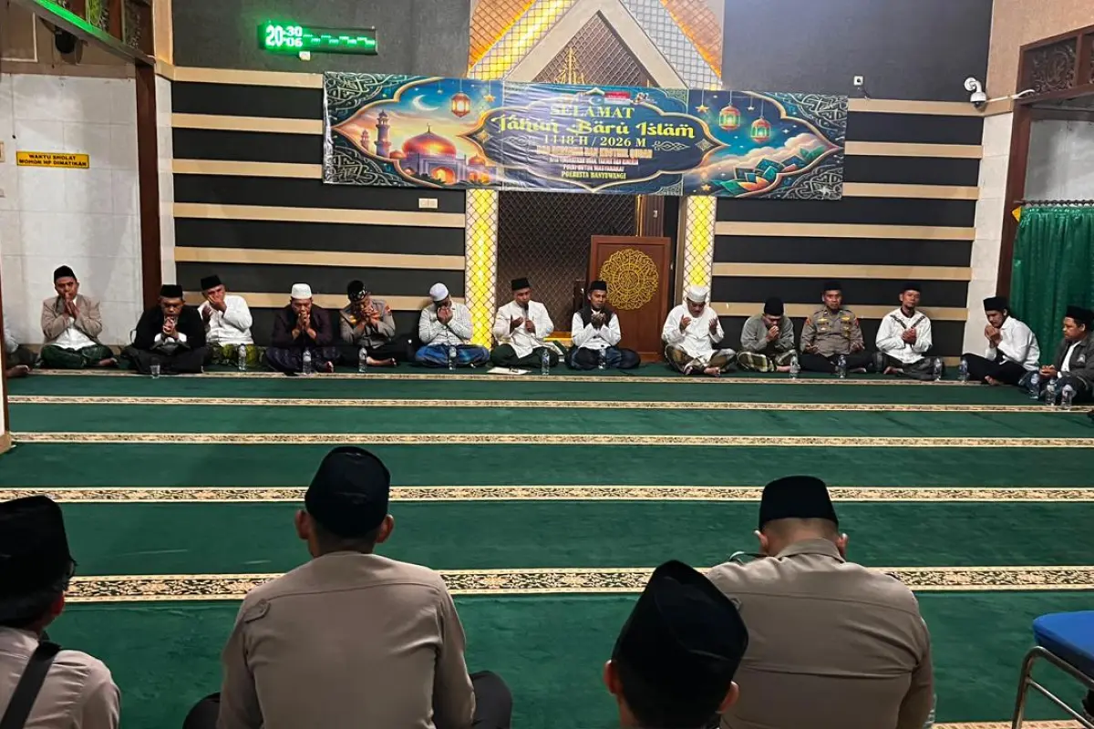Polresta Banyuwangi Maknai Tahun Baru Islam  1448 H dengan Khatmil Quran