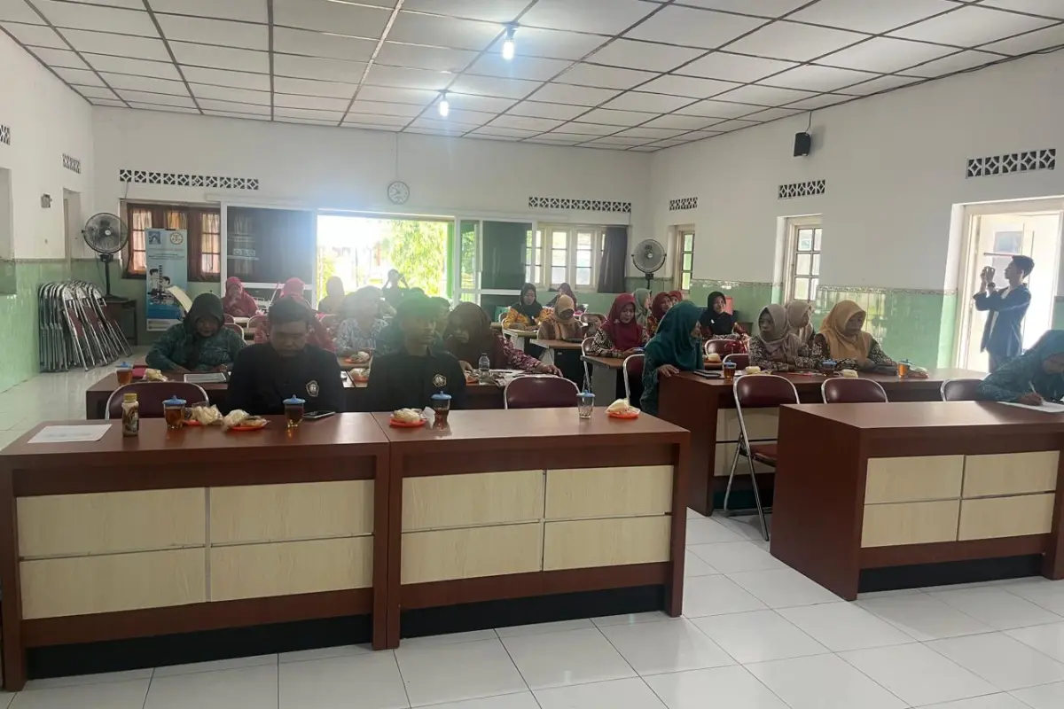 Dorong Desa Cerdas, ITNY Bekali Ibu-Ibu PKK Sendangsari dengan Kreativitas Digital Berbasis AI