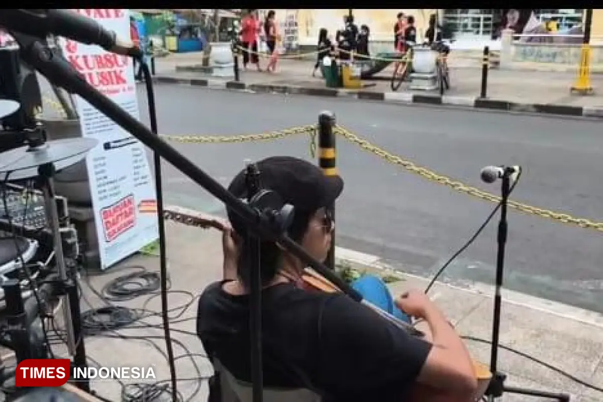 Kisah Komunitas Cermin Tasikmalaya Menjaga Kedekatan Seni Lewat Aksi Jalanan