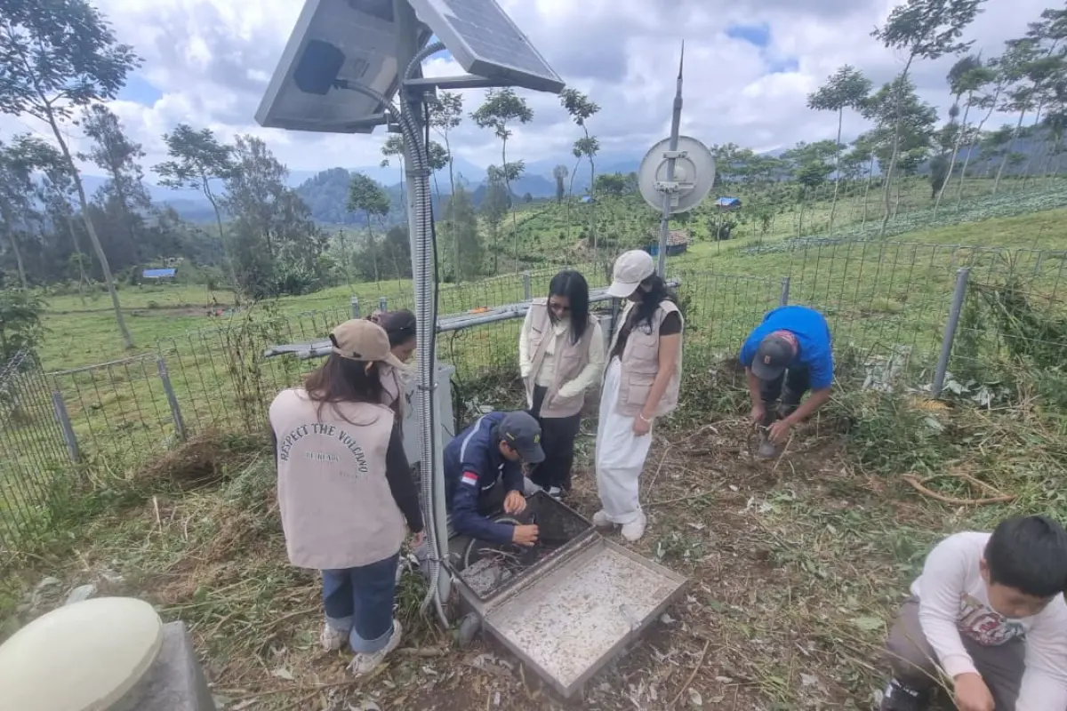 Pastikan Kirim Data Akurat, Badan Geologi Rawat Stasiun Pemantau Raung di Bondowoso