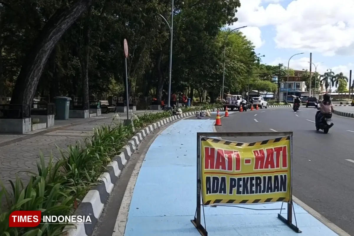 Sempat Jadi Sorotan Publik, Proyek Jalur Sepeda Palangka Raya Kini Diperbaiki dengan Cat Cold Plastik