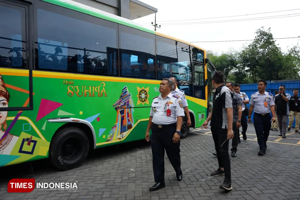 TransJatim Berlakukan Sistem Cashless, Ini Solusi untuk Penumpang Tanpa QRIS atau e-Money
