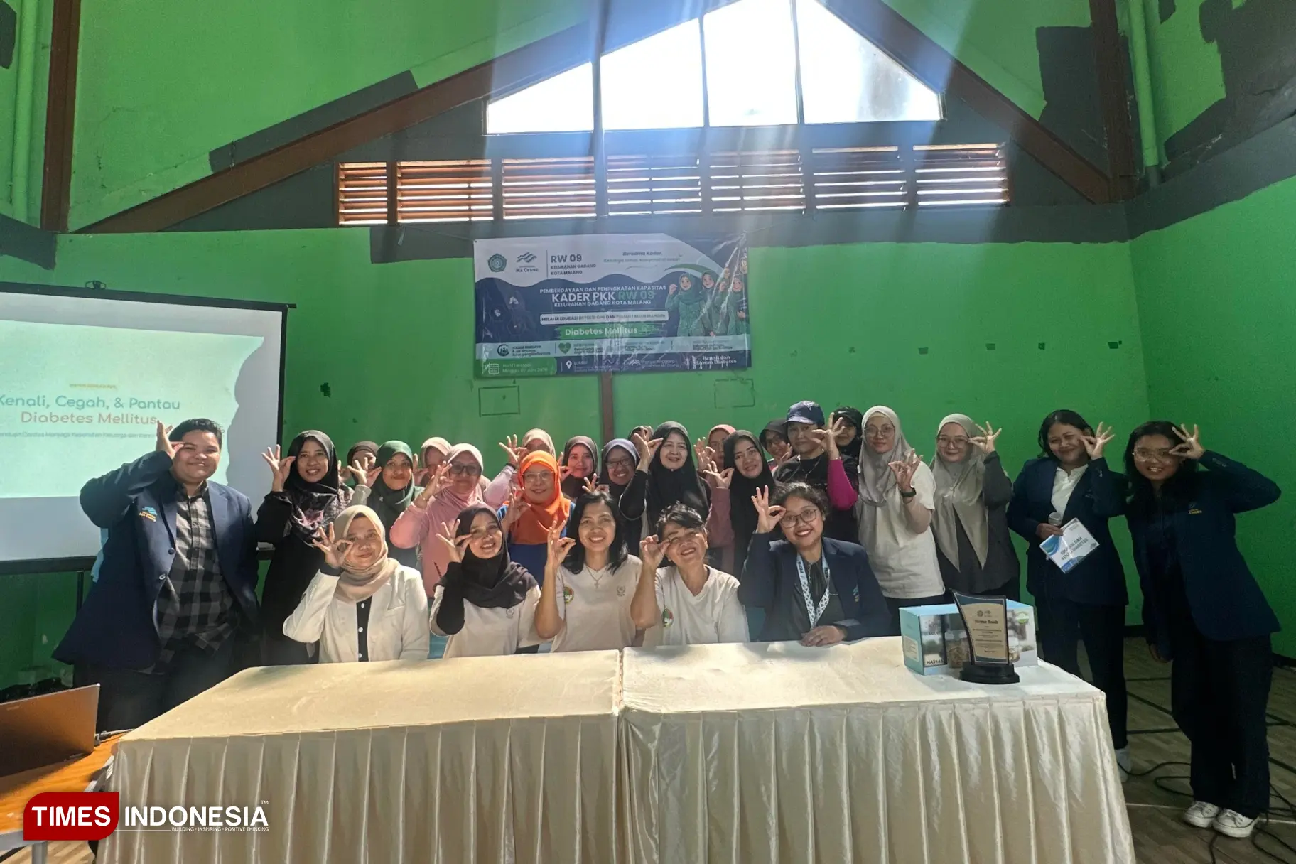 Lawan Diabetes dari Dapur: Tim Farmasi Universitas Ma Chung Berdayakan Kader PKK RW 09 Gadang