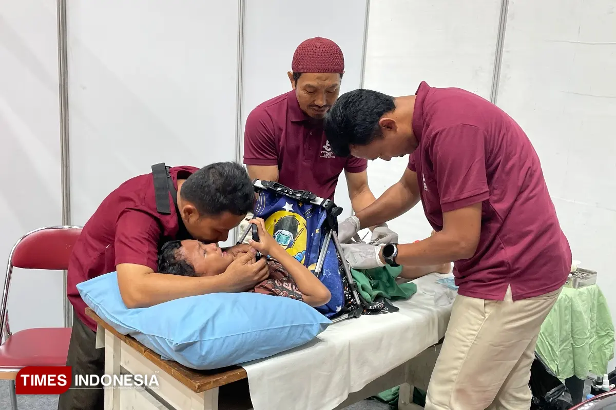 Manfaatkan Libur Sekolah, Ratusan Anak Ikuti Khitan Massal di Gresik