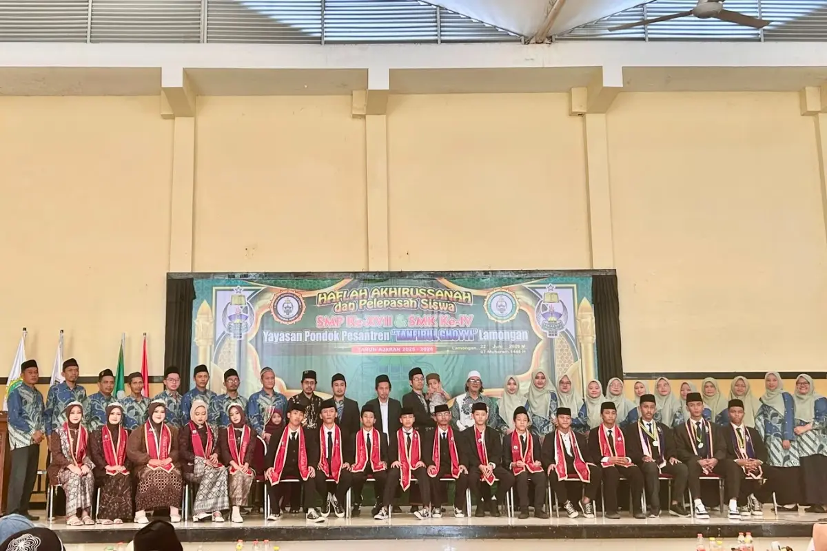 SMP dan SMK Islam Tanfirul Ghoyyi Lepas Lulusan, Siapkan Generasi Berakhlak Hadapi Tantangan Zaman