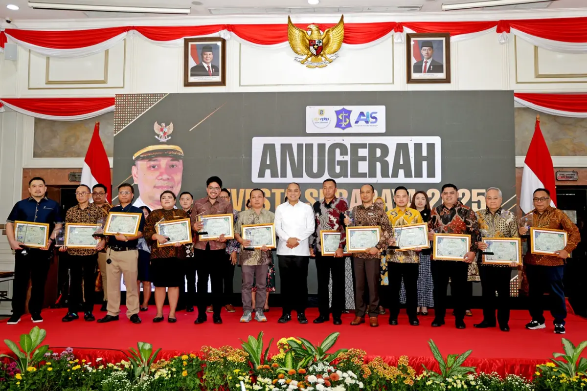 Pemkot Surabaya Beri Penghargaan 22 Perusahaan Terbaik di AIS 2025
