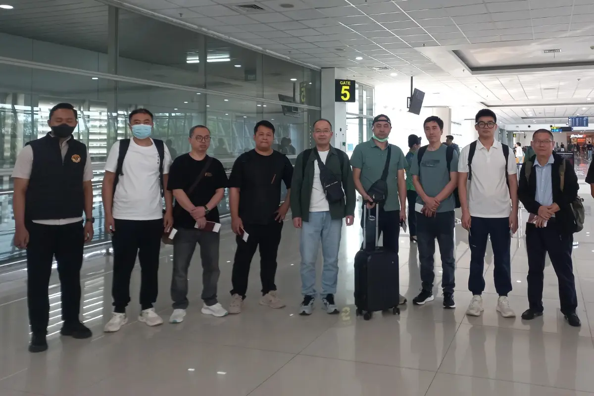 Delapan WNA Tiongkok Dideportasi dari Surabaya, Kedapatan Bekerja Tak Sesuai Izin Tinggal