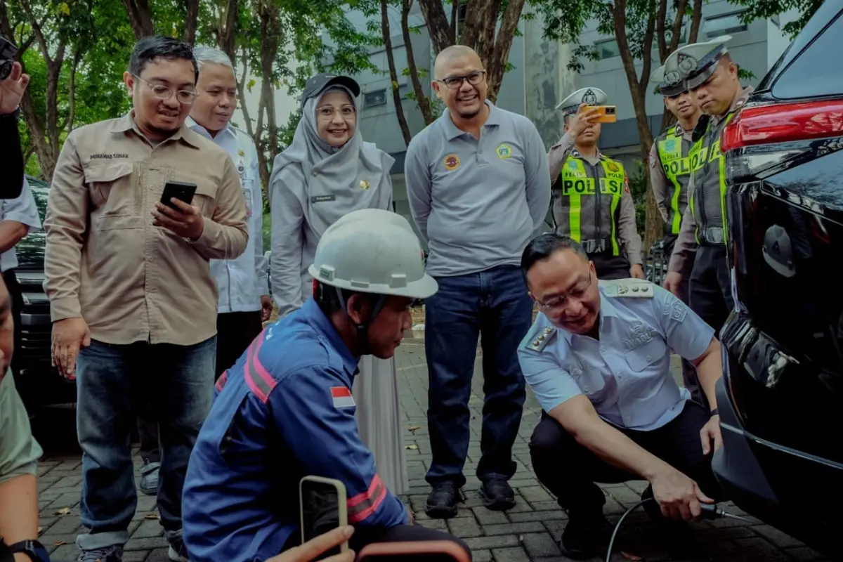 Kendalikan Pencemaran Udara, Gresik Uji Emisi Kendaraan Massal