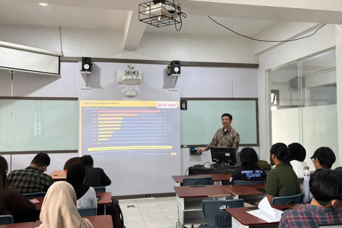 Visiting Professor UB Tekankan Ketahanan Hingga Literasi Keuangan