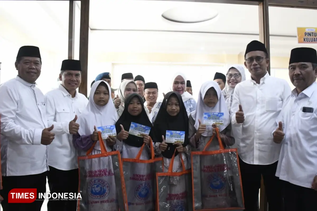 Hadirkan Lebaran bagi 424 Anak Yatim, Bantuan Baznas Majalengka Hadirkan Senyum di 10 Muharram