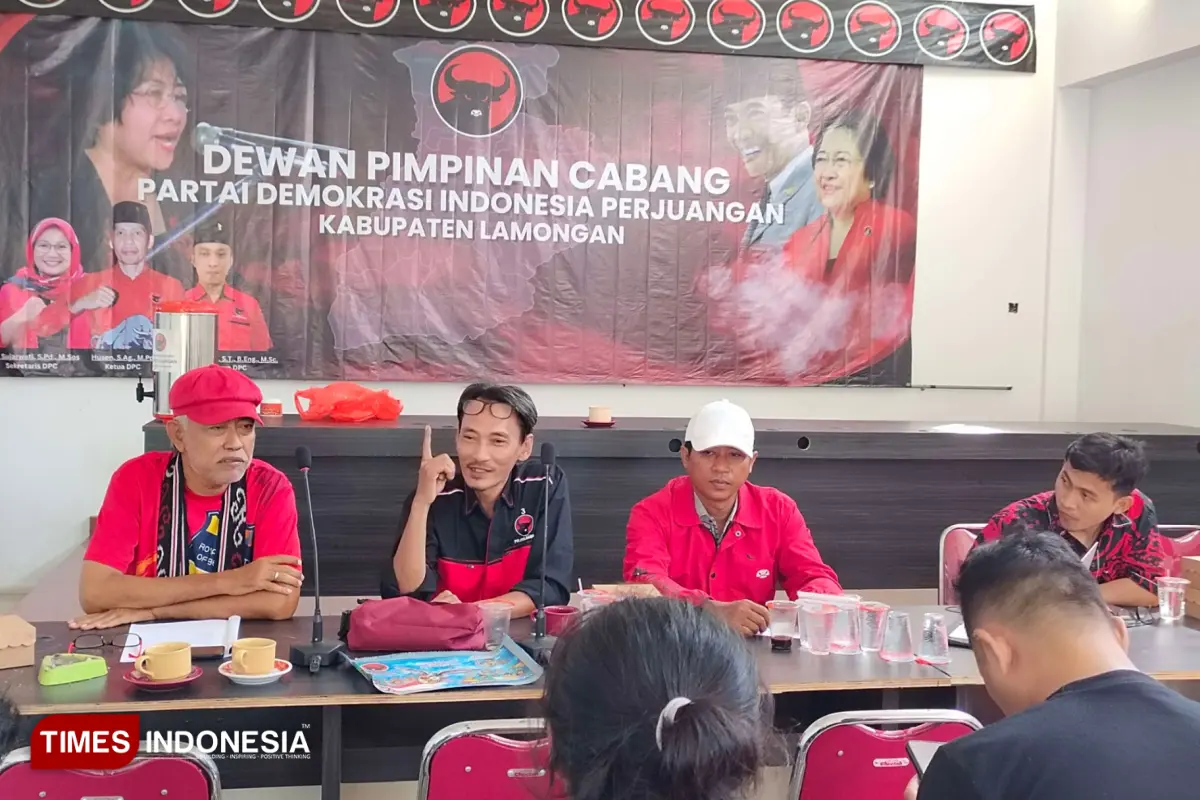 DPC PDI Perjuangan Lamongan Hidupkan Api Perjuangan Bung Karno Lewat Seni Mural