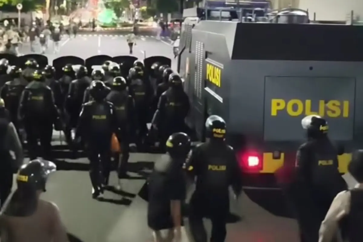 Aksi Demo di Gedung Diwarnai Perusakan, Polisi Amankan Belasan Orang