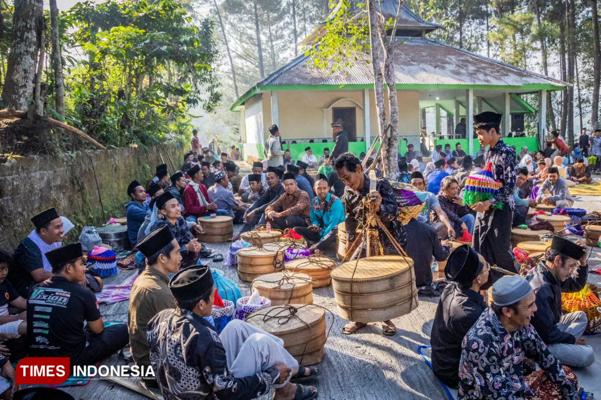 Tradisi Sadranan Suro di Bukit Tlogopucang Temanggung: Kala Petani Kopi Merawat Warisan Leluhur