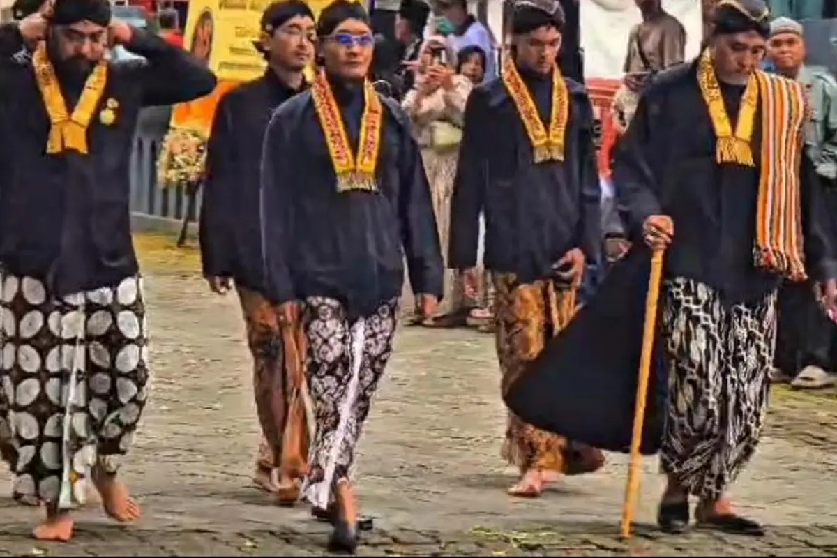 Ritual Penyekaran Agung 12 Suro dan Selamatan di Pesarean Gunung Kawi Malang