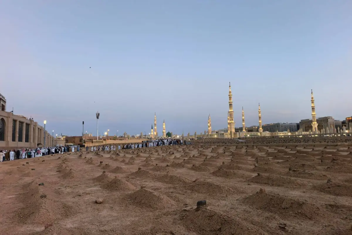 Ziarah ke Makam Baqi, Jemaah Haji Indonesia Diminta Tertib dan Khusyuk