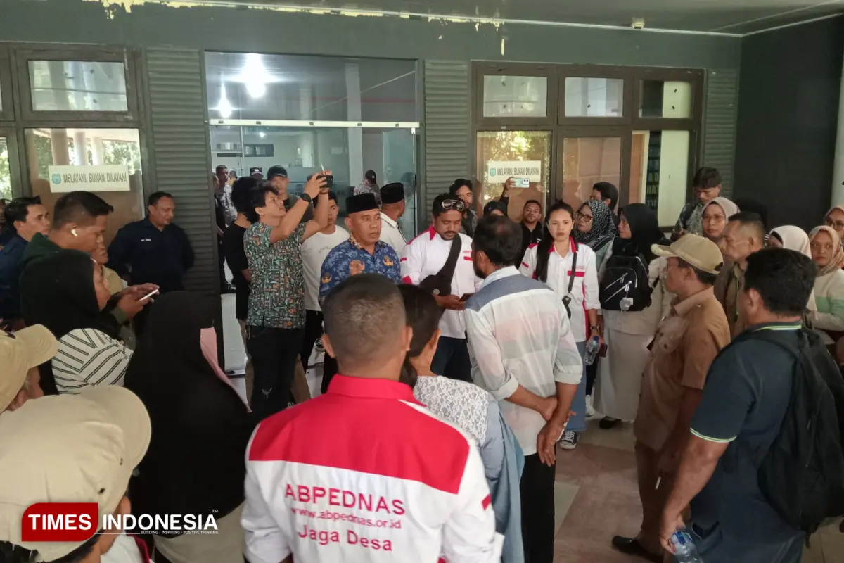 Bupati Halbar Didesak Selesai Siltap Aparatur Desa