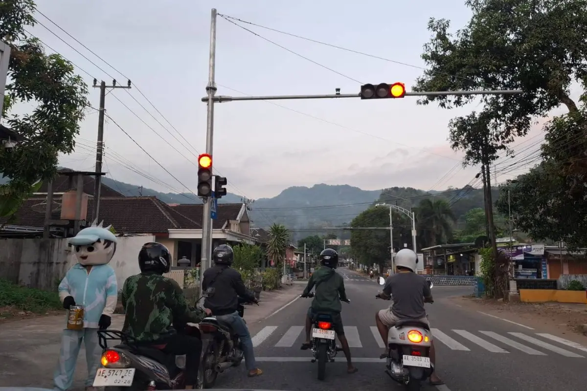 Nekat Lakukan Aksi Meminta, Satpol PP Pacitan Bakal Tindak Tegas Gepeng di Traffic Light Mentoro