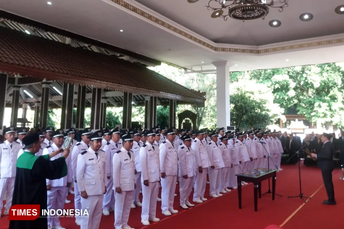 Lantik 80 Kades, Bupati Subandi Tekankan Dukungan Penuh untuk KDMP dan MBG