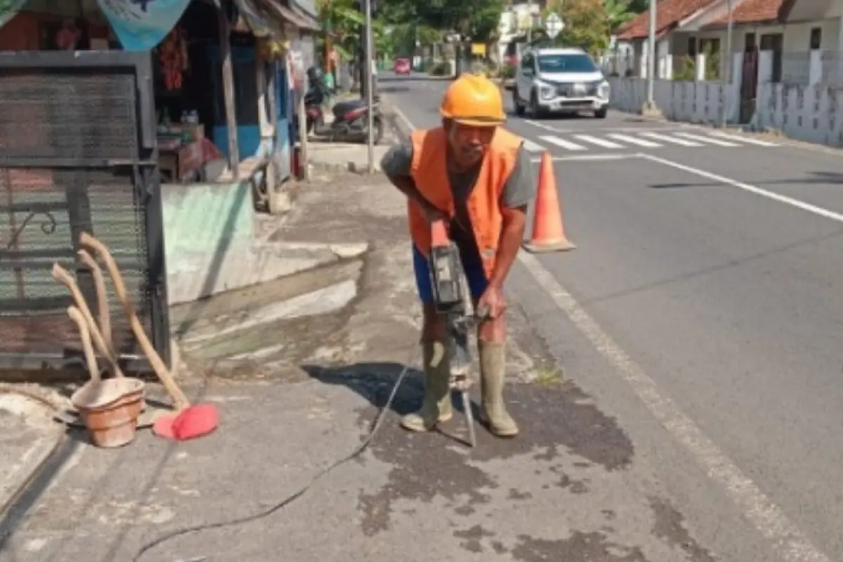 Perbaikan Pipa HDPE 300 mm di Gardu, Perumda Tirta Anom Imbau Warga Kota Banjar Tampung Air