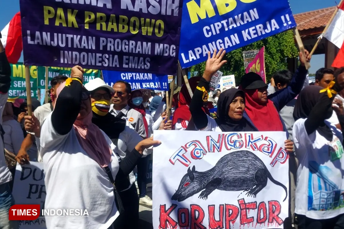 Ribuan Massa Padati Pendopo Sidoarjo, Desak Program Makan Bergizi Gratis Tetap Berlanjut