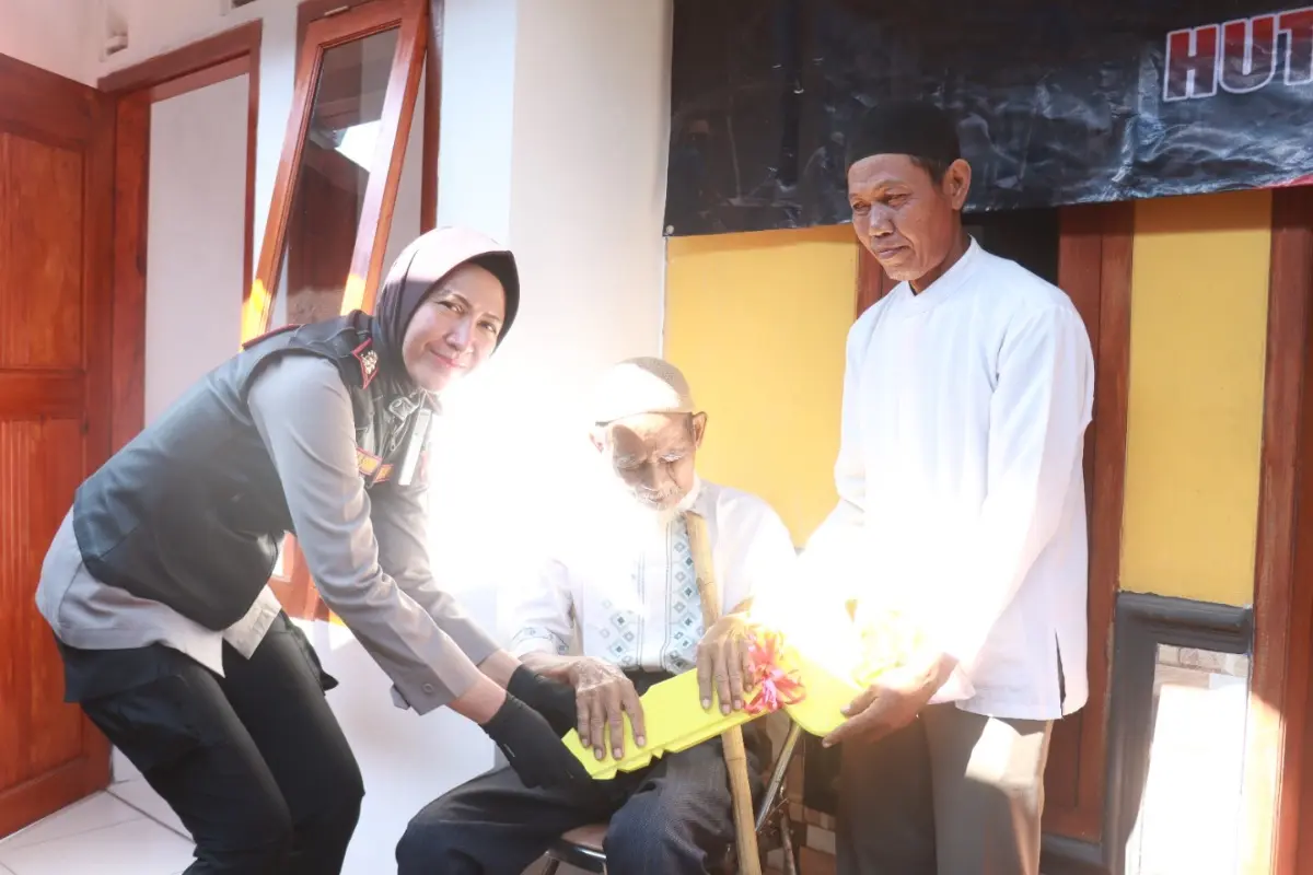 Tangis Bahagia Buruh Tani di Majalengka, Rumah Baru Hadir Berkat Polri