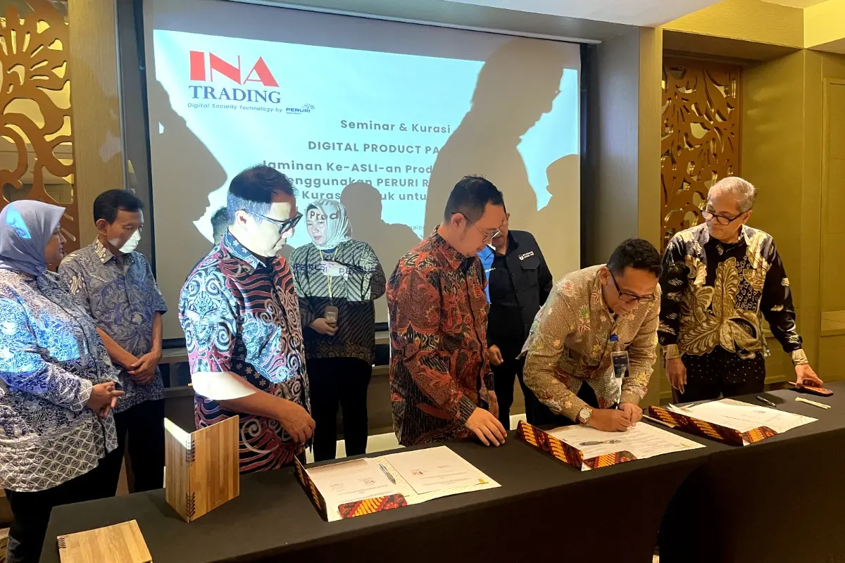 Digital Product Passport Produk Jawa Barat Berbasis PERURI RFID Blockchain & INA Trading