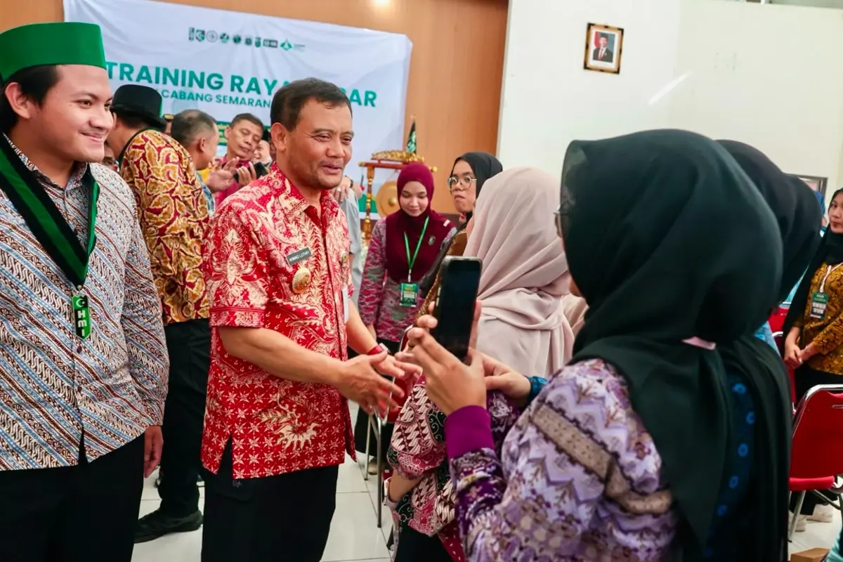 Gubernur Jateng Apresiasi Sikap Kritis Mahasiswa, Tekankan Pentingnya Solusi Konstruktif