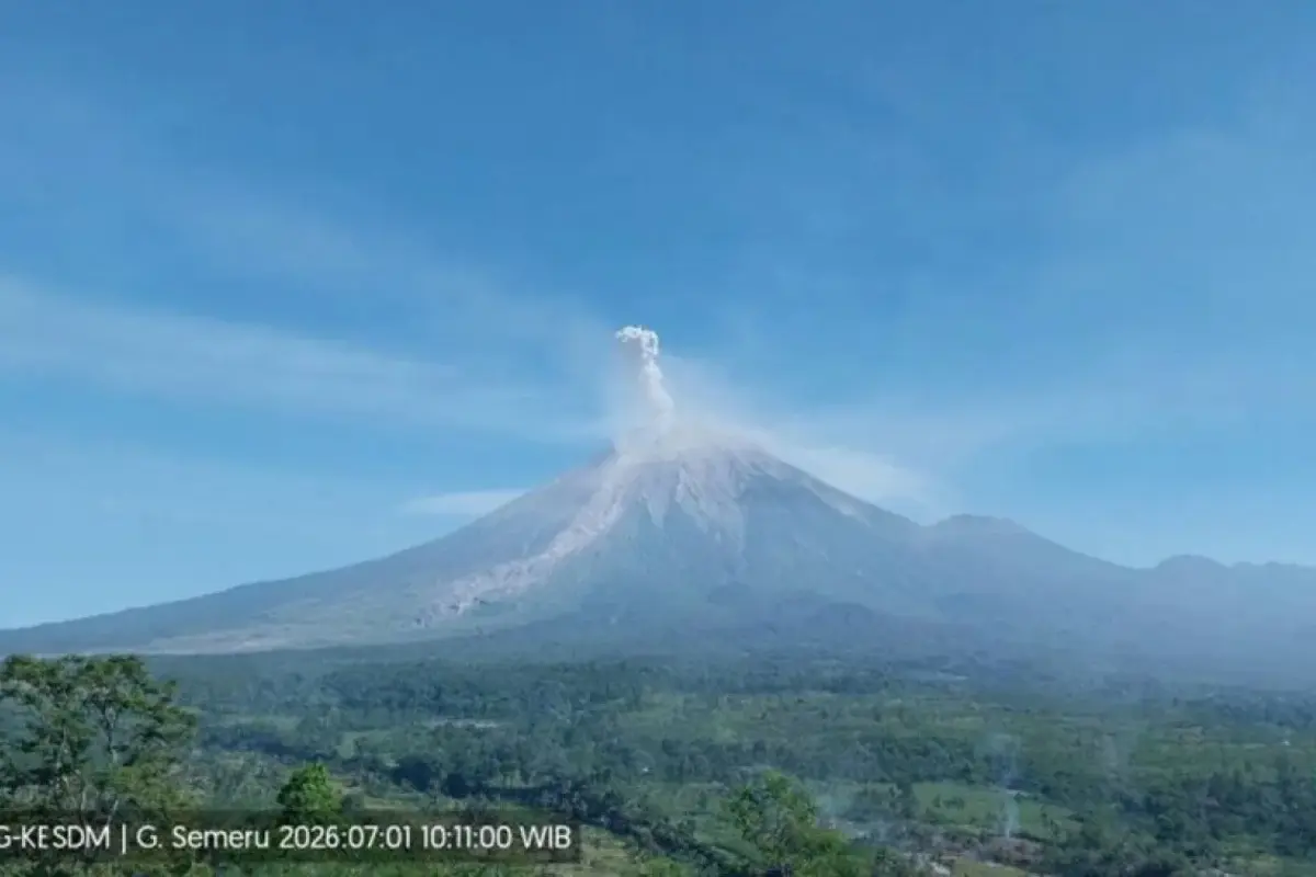 Gunung Semeru Erupsi 4 Kali Hari Ini, Tinggi Letusan Capai 1 Kilometer