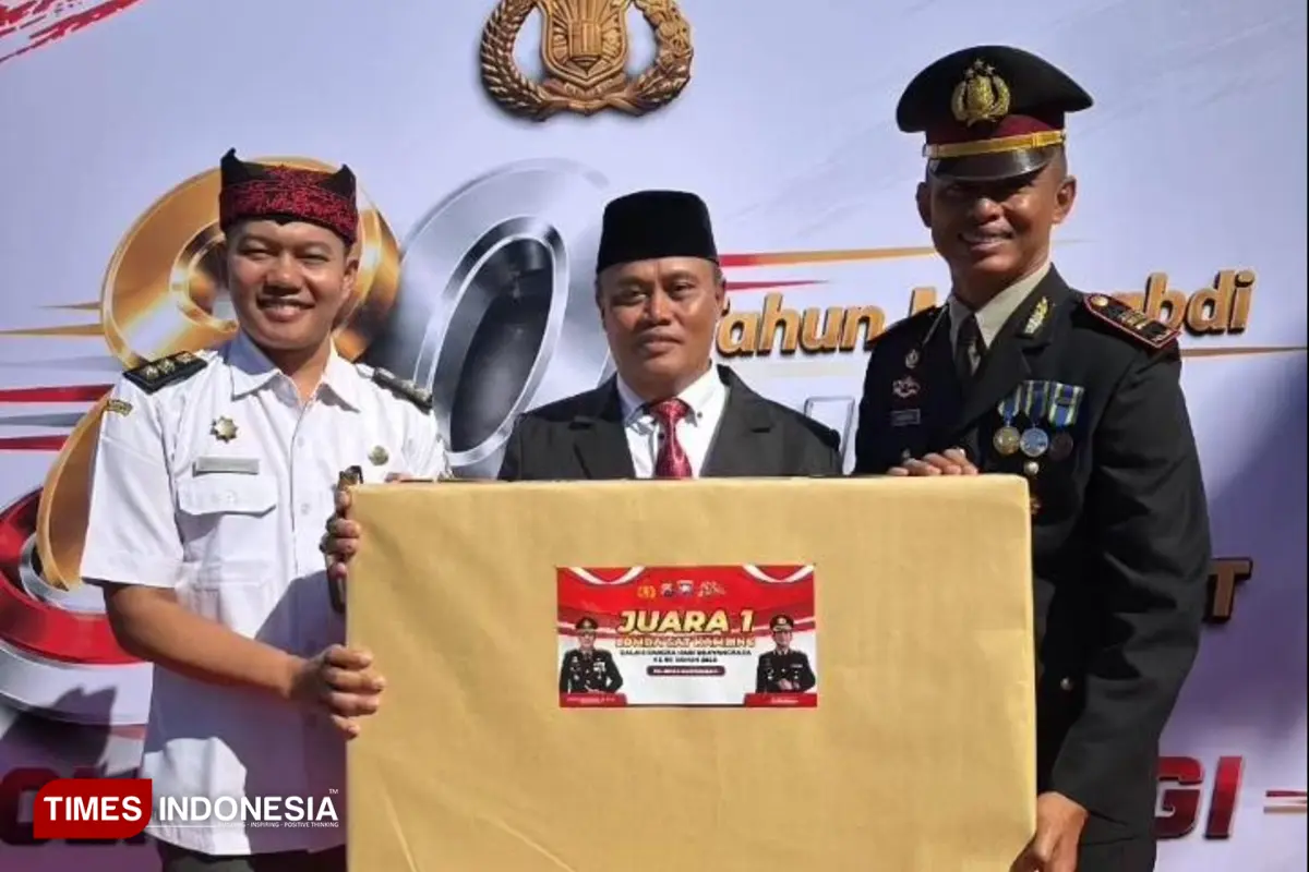 Polresta Banyuwangi Anugerahi Satkamling Wahyu Manunggal Kelurahan Sobo sebagai yang Terbaik