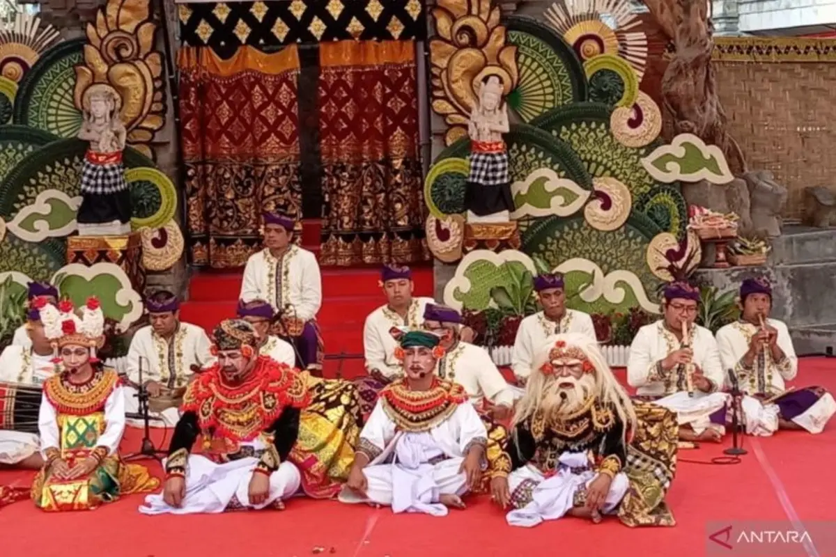 Wujud Inklusivitas Seni, Pertuni Badung Hadirkan Teater Duduk Arja Negak