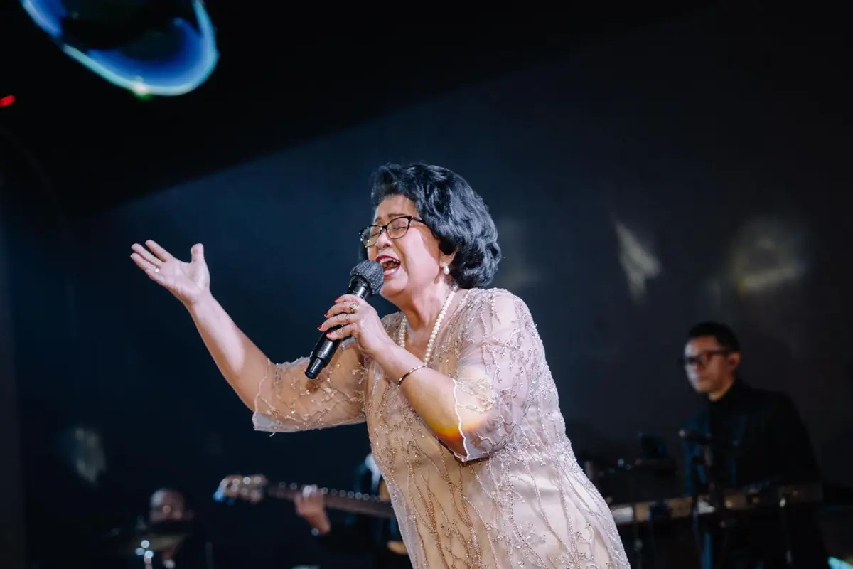 Grace Simon Hangatkan Malang, Golden Singing Contest Jadi Panggung Nostalgia Lansia