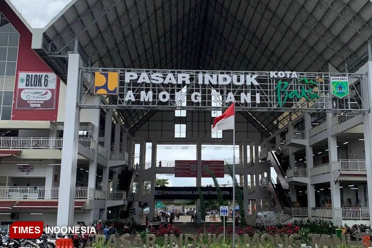 Kejari Kota Batu Geledah Kantor Diskumdag dan UPT Pasar Induk Among Tani